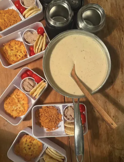 Crème de chou-fleur et accompagnements pour boîte à lunch