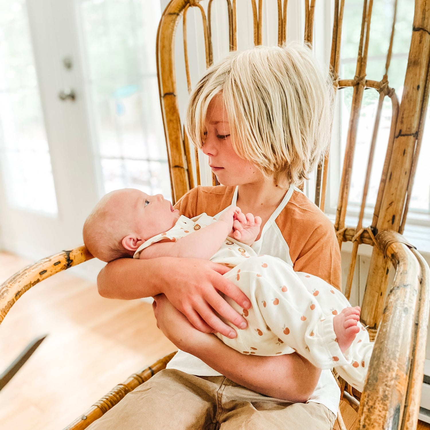 Stimuler le langage de bébé : des trucs simples qui font toute la différence
